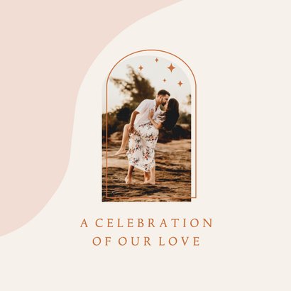 Trendy save the date kaart in aardetinten met foto en boog 2