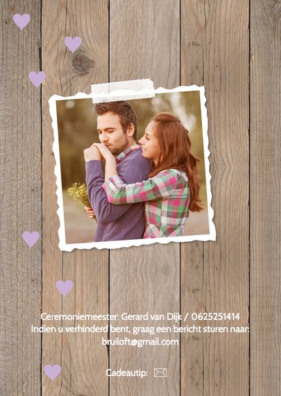Trouwkaart foto hout look hartjes paars 2