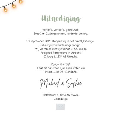 Trouwkaart houtlook festival style wegwijzers hartjes 3