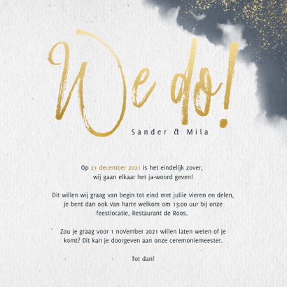 Trouwkaart met blauwe waterverf, gouden duiven en typografie 3