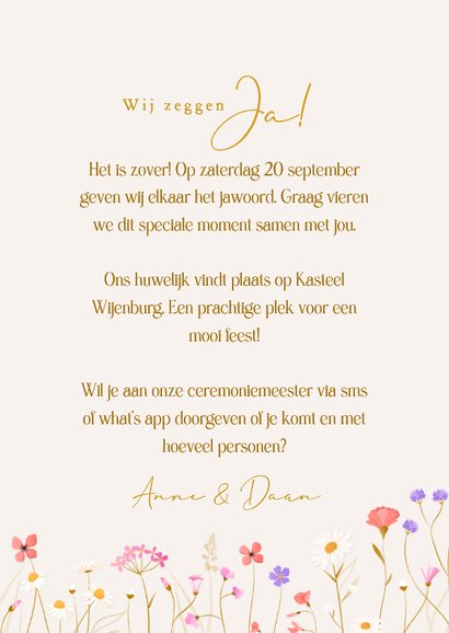 Trouwkaart met sierlijke wilde bloemen en wikkel effect  3