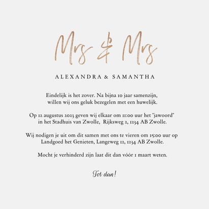 Trouwkaart mrs. & mrs. eucalyptus met gouden hartjes 3