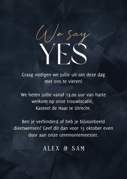 Trouwkaart 'we say yes' donkerblauw met goud stijlvol  3