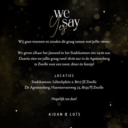 Trouwkaart we say yes zwart en goud met hartjes en waterverf 3