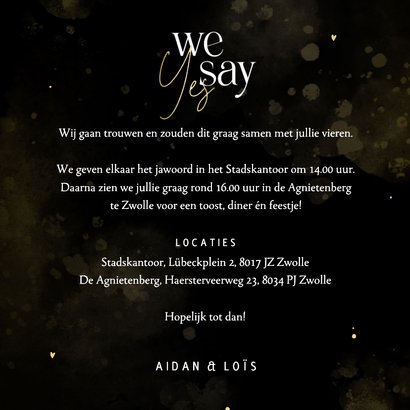 Trouwkaart we say yes zwart en goud met hartjes en waterverf 3