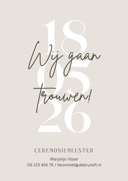 Trouwuitnodiging grote datum met foto achtergrond 2