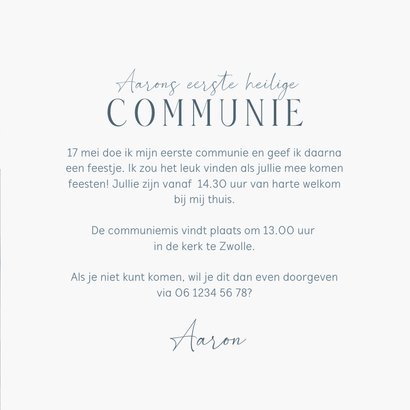 Uitnodiging communie blauw landschap/bergen duifje goud 3