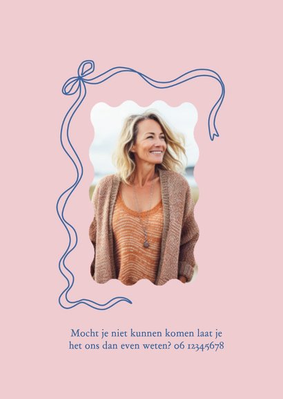 Uitnodiging doodle strik en taart met strepen 2