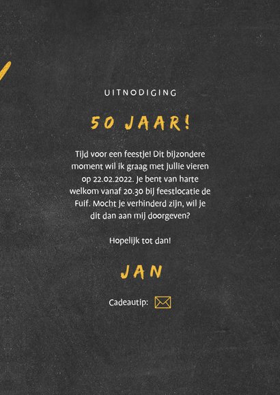 Uitnodiging gouden 'feestje' krijtbord met leeftijd 3