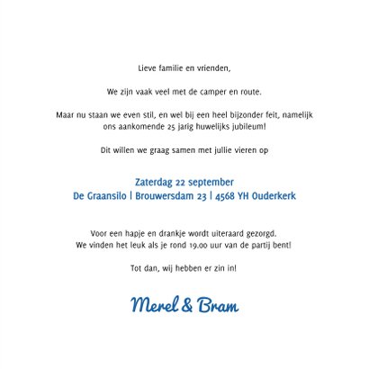 Uitnodiging hippe wegwijzer blauwe lucht 3