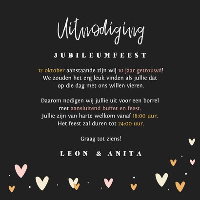 Uitnodiging jubileum hip met hartjes pijltjes en confetti 3