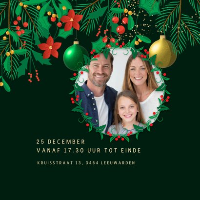 Uitnodiging kerst feestelijk stijlvol uitsnede kerstkrans  2