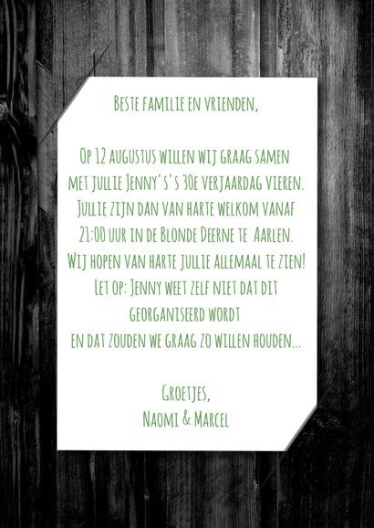 Uitnodiging party hout en label 3