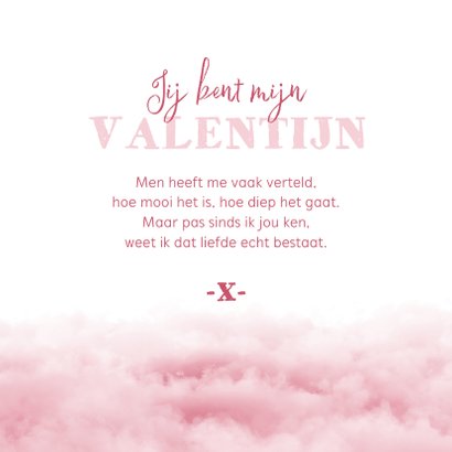 Valentijnskaart in de wolken roze hartjes foto 3