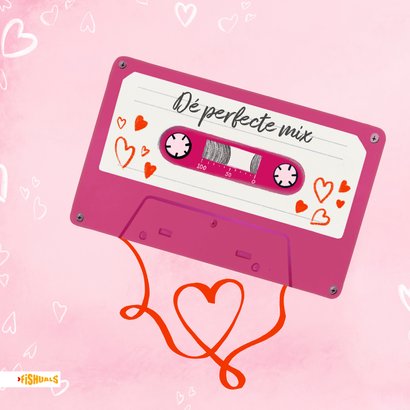 Valentijnskaart met cassettebandje en hartjes 2