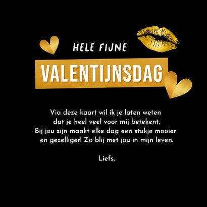 Valentijnskaart met kus door de brievenbus gouden hartjes 3