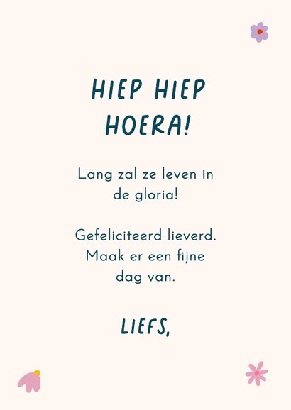 Verjaardagskaart fotocamera met bloemen 3