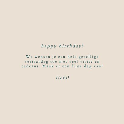 Verjaardagskaart hond versierd met vlaggetjes en cadeaus 3