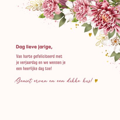Verjaardagskaart met bloemen en hartjes van goud 3