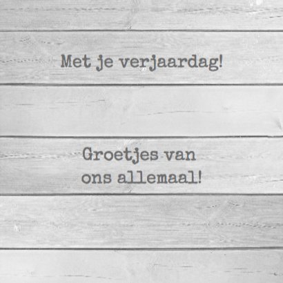 Verjaardagskaart met hart aan touwtje op steigerhout 3