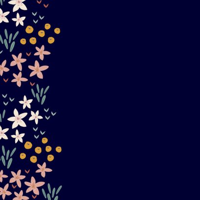 Verjaardagskaart met kleine bloemen en kus 2