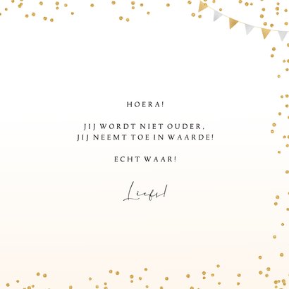 Verjaardagskaart met naam cadeaus goudlook tekst & confetti 3