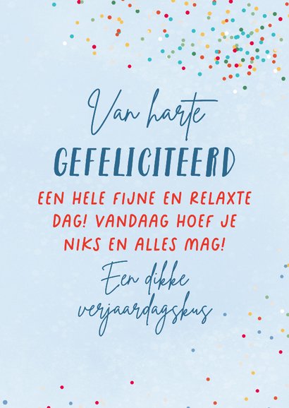 Verjaardagskaart met oudere zwarte meneer in luie stoel 3