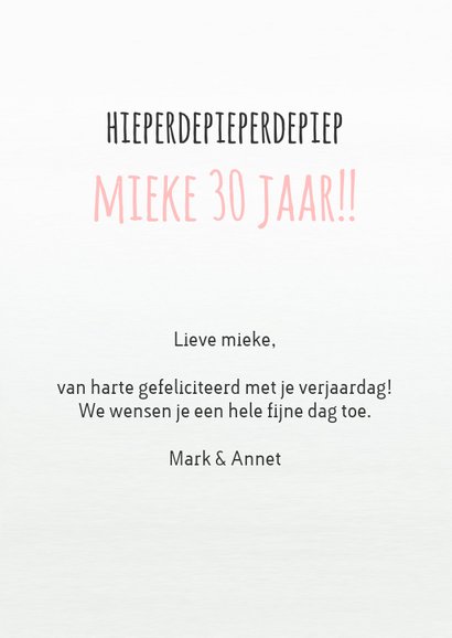 Verjaardagskaart met vrolijke cactussen met ogen en hoedjes 3