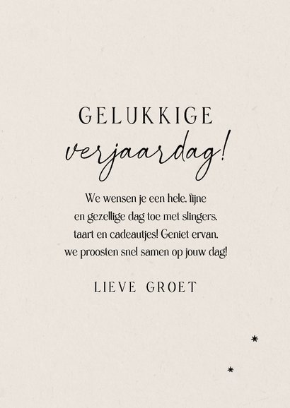 Verjaardagskaart minimalistisch met cadeautje lijntekening 3