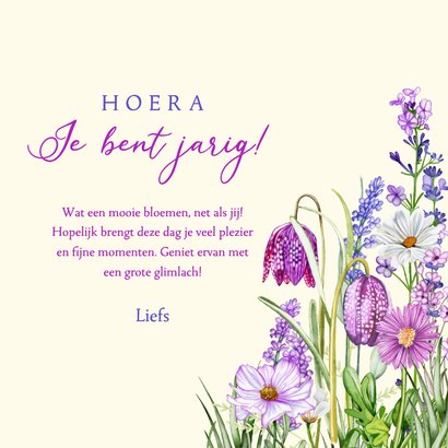 Verjaardagskaart paarse bloemen in de tuin 3