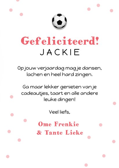 Verjaardagskaart voetbal voetbalveld meisje confetti score 3