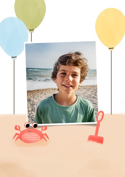 Verjaardagskaart zandkasteel krab ballonnen schep 2