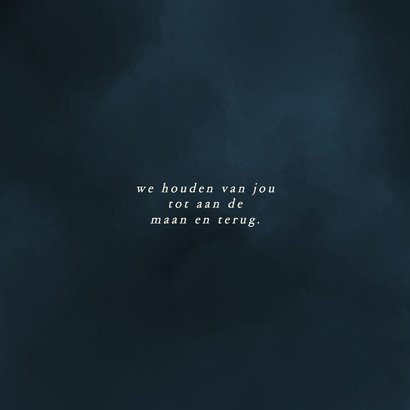 Vierkant geboortekaartje donkerblauwe wolkjes hartjes goud 2