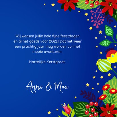 Vrolijke en kleurrijke kerstkaart met ijsbeer en bloemen 3