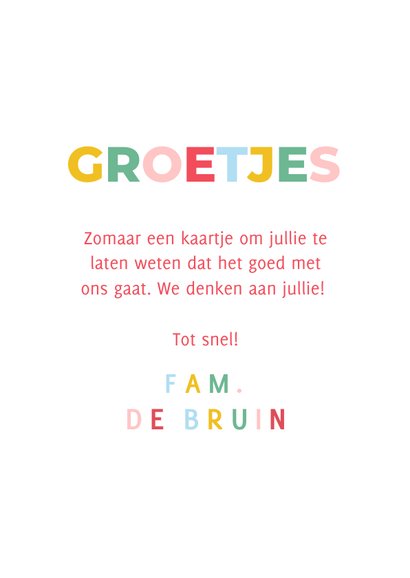 Vrolijke fotocollage kaart met regenboog typografie groetjes 3