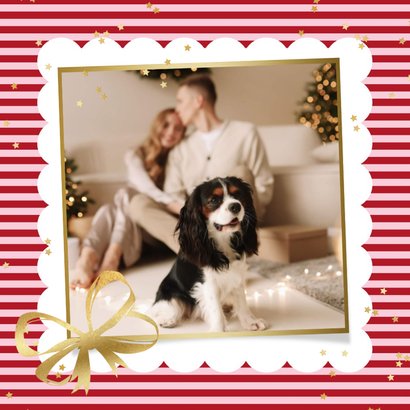 Vrolijke kerstkaart cadeau strik goud streep foto 2