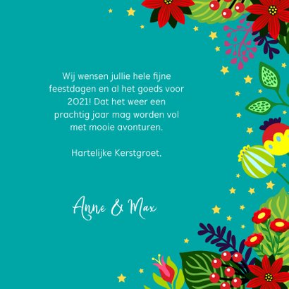 Vrolijke kerstkaart met alpaca, bloemen en sterren 3