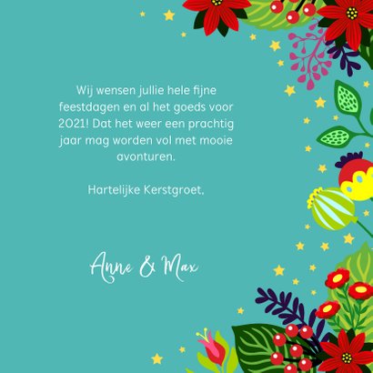 Vrolijke kerstkaart met kat, bloemen en sterren 3