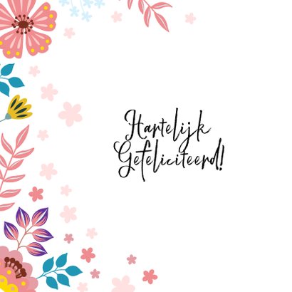 Vrolijke verjaardagskaart met unicorn en bloemen 2