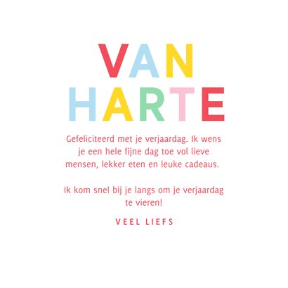 Vrolijke verjaardagskaart van harte met regenboog typografie 3