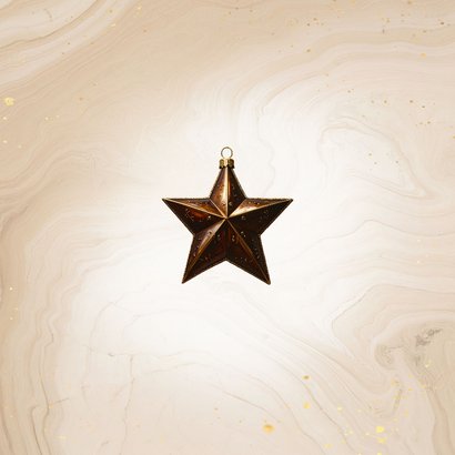 Warme kerstkaart bruine kerstboom kerstballen, ster en foto Achterkant