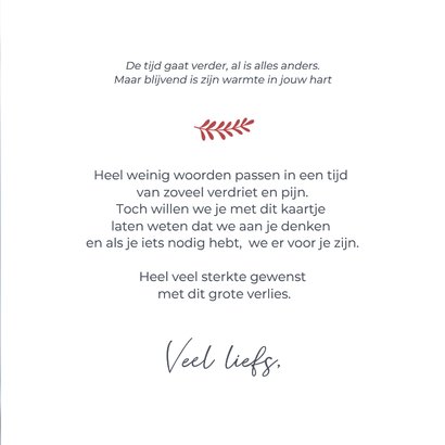 Winterse condoleance kaart met rozenbottel in de sneeuw 3