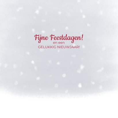 Winterse kerstkaart met een lief beertje en een kerstboom 3