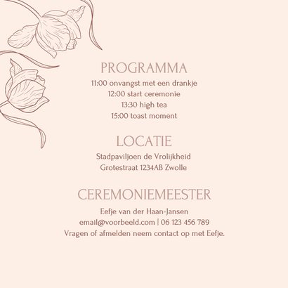 Zacht beige klassieke trouwkaart met stijlvolle tulpen 2