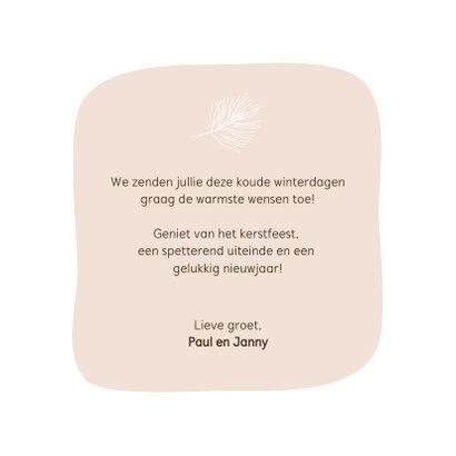 Zachtroze kerstkaart met takjes en besjes 3