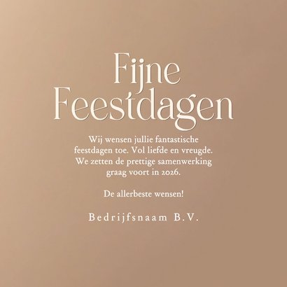 Zakelijk beige kerstkaart met foto's glitters en kerstballen 3