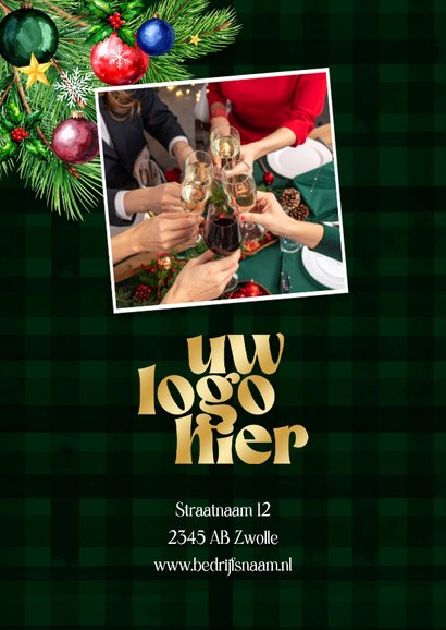 Zakelijke kerstkaart kerstkrans kerstballen en logo 2