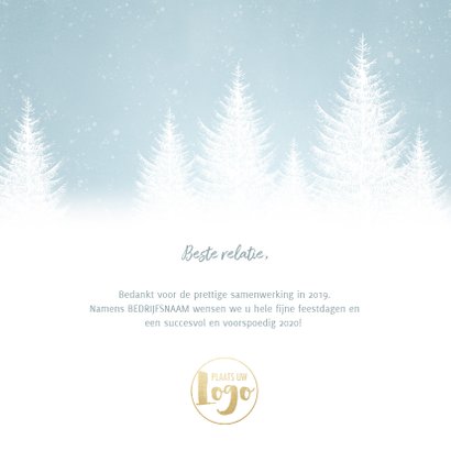 Zakelijke kerstkaart met sneeuw, bomen en 'Fijne feestdagen' 3