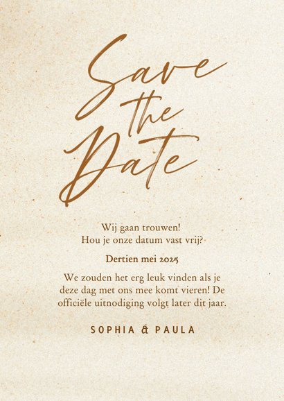 Zandkleurige save the date kaart met schaduw 3