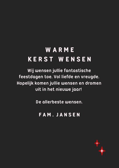 Zwarte kerstkaart met rode bloemen en sterretjes 3